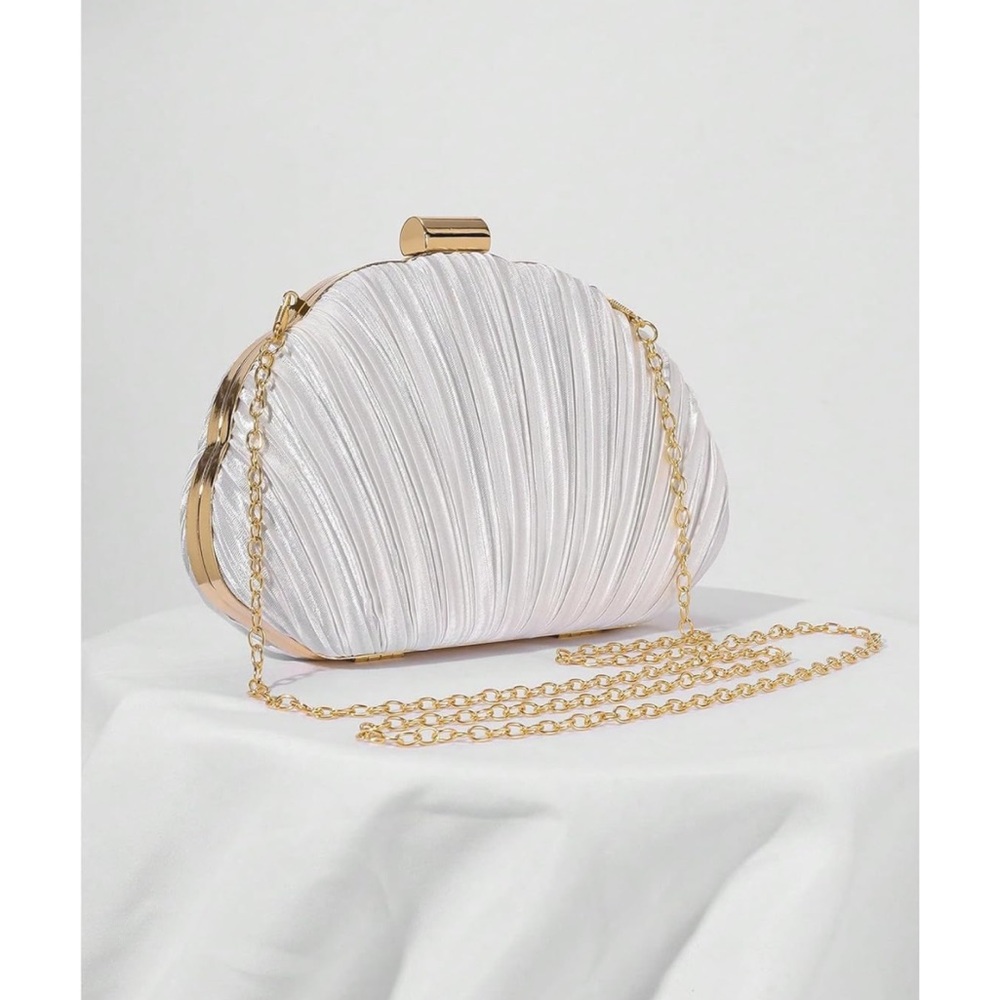 Shell Shaped Clutch Purse – White